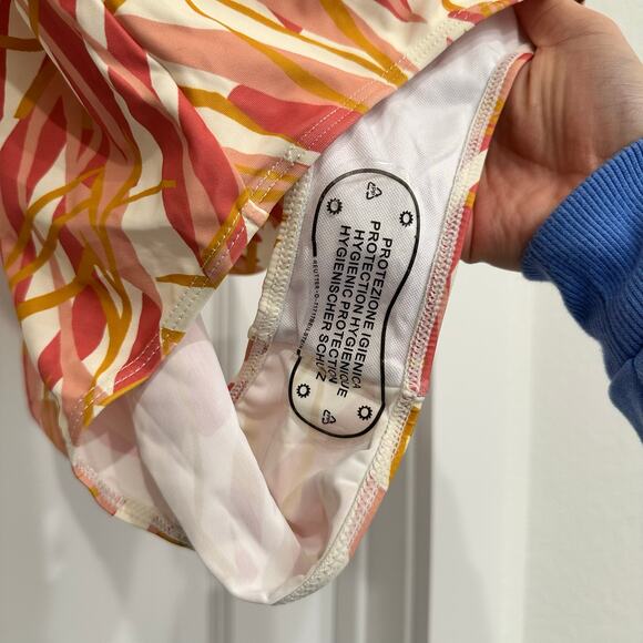 NWT Diarrablu Leila Swimsuit in Blossom Rose Size XL - Picture 5 of 7